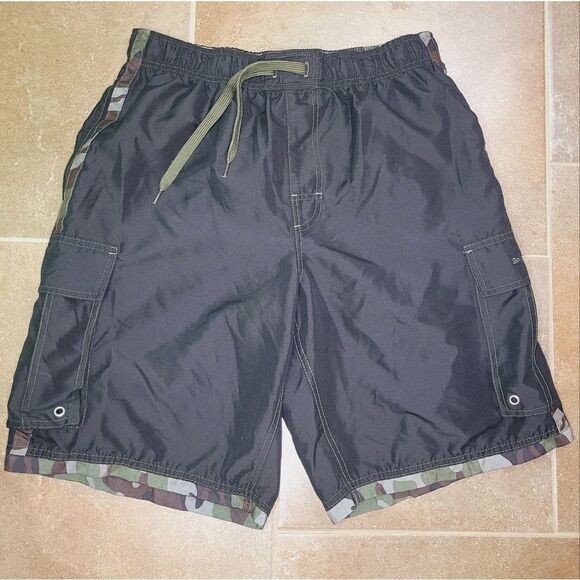 Bundle of 2 men's cargo swim trunks - Picture 12 of 16